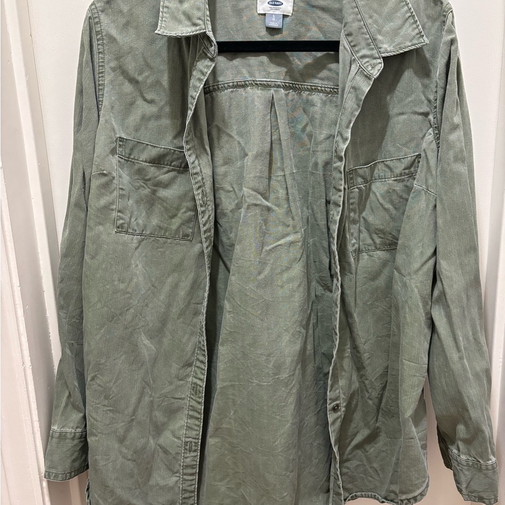 🩷Old Navy Army Green Button-Up Shirt